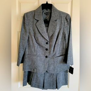 Sweet Suit black and white skirt set. Size 10.